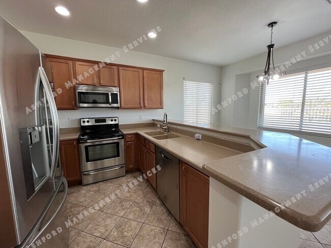 Building Photo - BEAUTIFUL 3 BEDROOM 2 BATHROOM HOUSE FOR R...