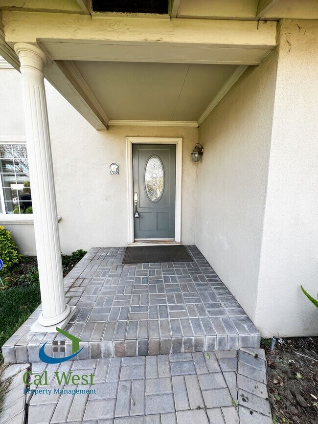 Building Photo - $4,695 - Beautiful 5 Bedroom 2.5 Bath Two ...