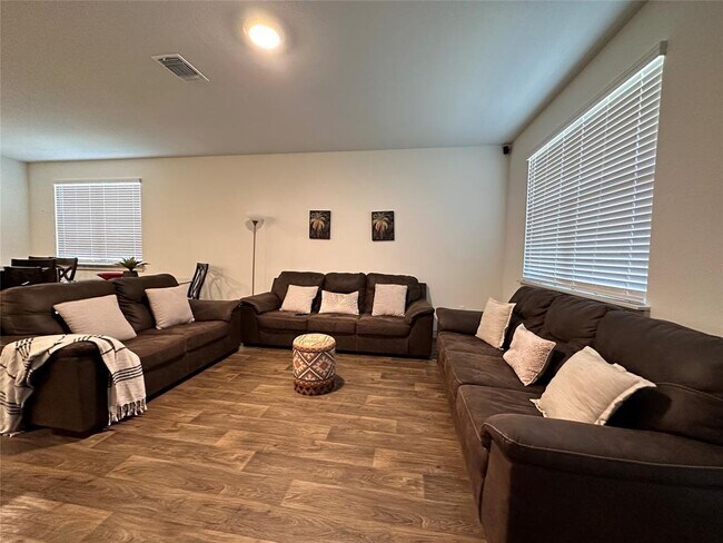 Building Photo - 630 Concho River Dr