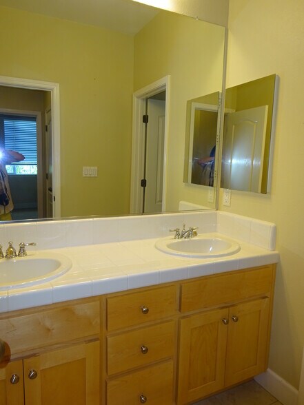 Building Photo - 3100 Tewksbury Way