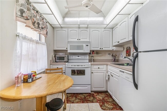 Building Photo - 1828 Pine Valley Dr