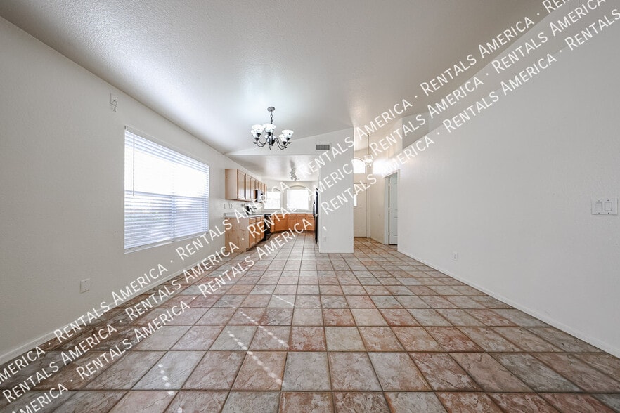 Building Photo - 3884 E Douglas Loop