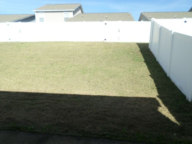 Building Photo - Wakefield - One Story Townhome!