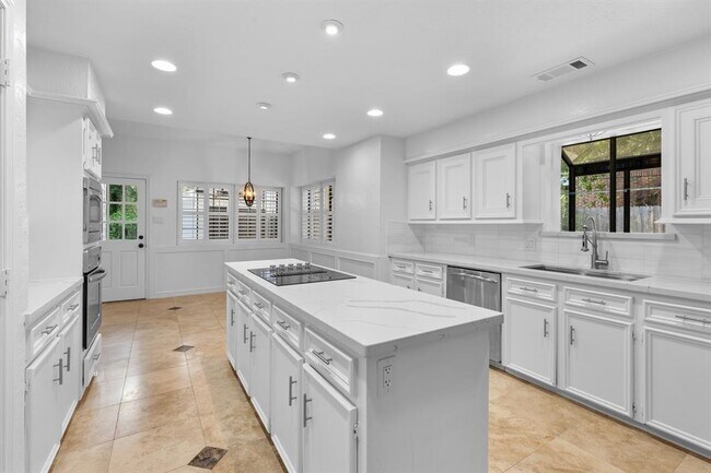Building Photo - 14 Cascade Springs Pl