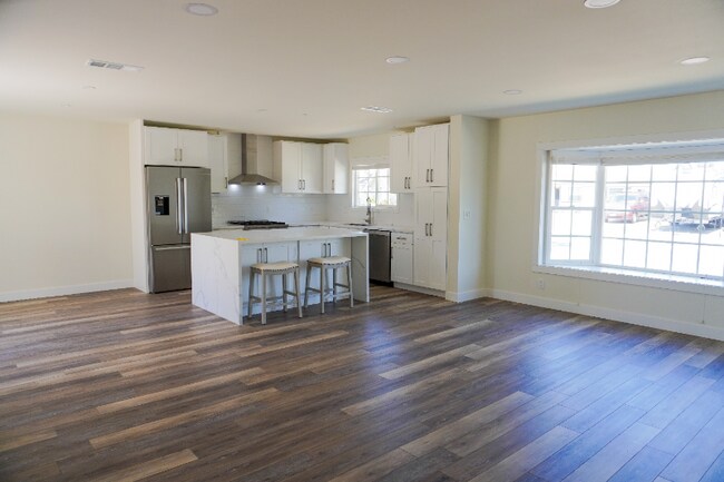 Building Photo - 18271 Roberta Cir