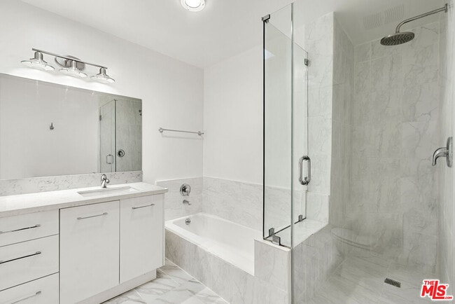 Building Photo - 645 Westmount Dr