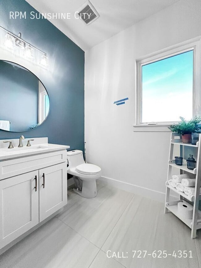 Building Photo - 326 129th Ave E