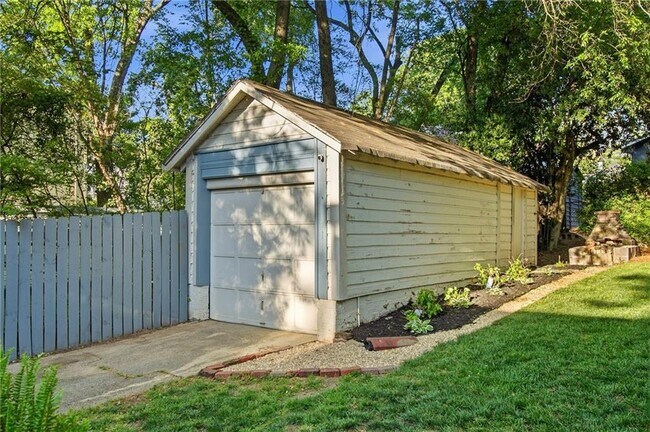 Building Photo - 1189 Atlantic Dr NW