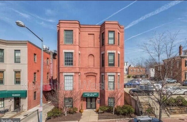 Building Photo - 333 2nd St NE