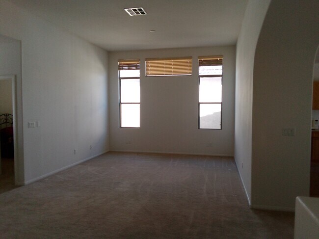 Building Photo - 232 Pebble Canyon Dr