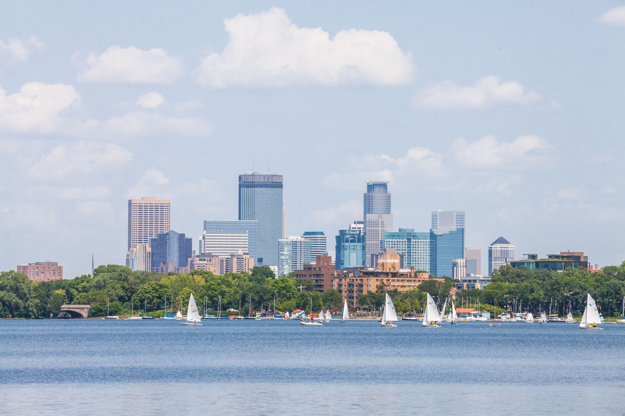 Building Photo - 1523 W Lake St