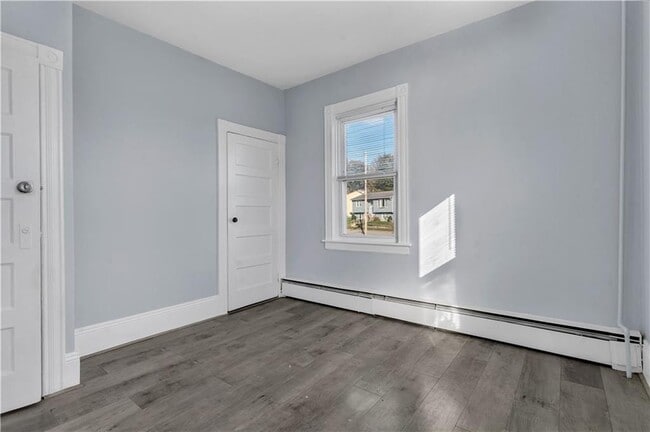 Building Photo - 78 Old Oak Ave