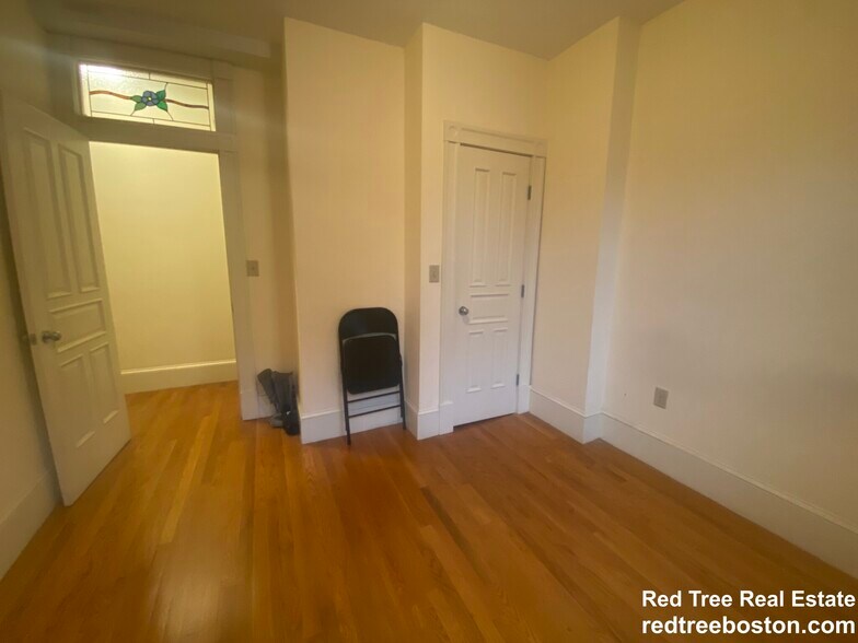 Building Photo - 295 Commonwealth Ave