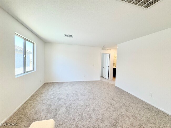 Building Photo - 6035 Swift Lariat St