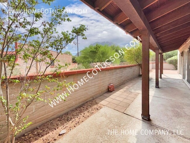 Building Photo - 8540 N Calle Tioga