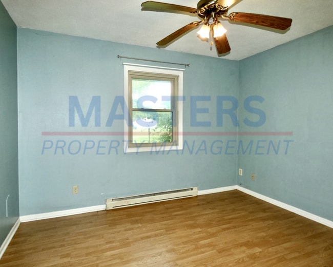 Building Photo - 3 Bedroom House