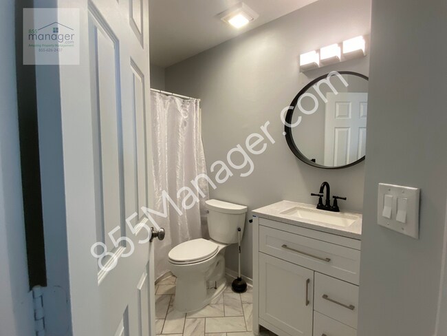 Building Photo - **COMING SOON AVAILABLE FOR SHOWINGS 10/8/...