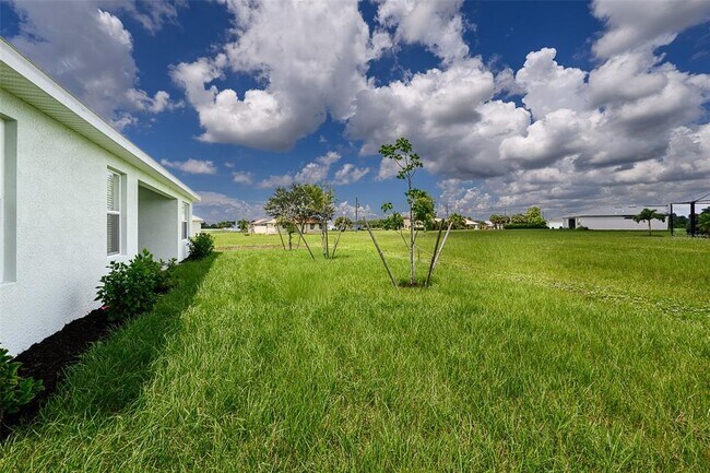 Building Photo - 25110 Alcazar Dr