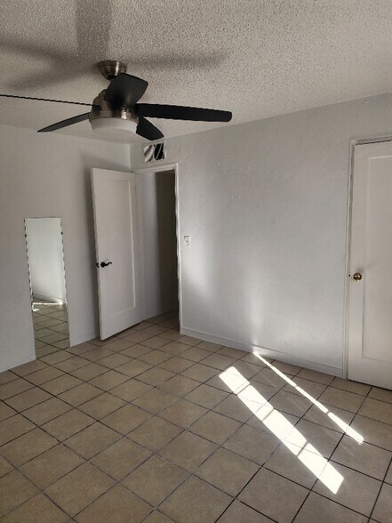 Building Photo - 2136 N Madelyn Ave