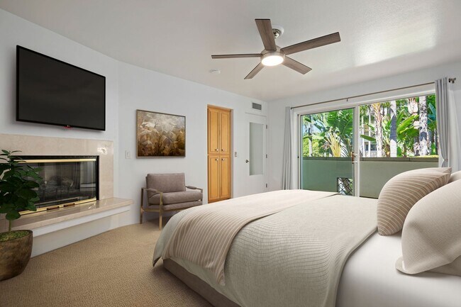 Building Photo - Extremely Rare Opportunity – 2 Bed / 2.5 Bath Luxury Condo at El Escorial Villas at East Beach