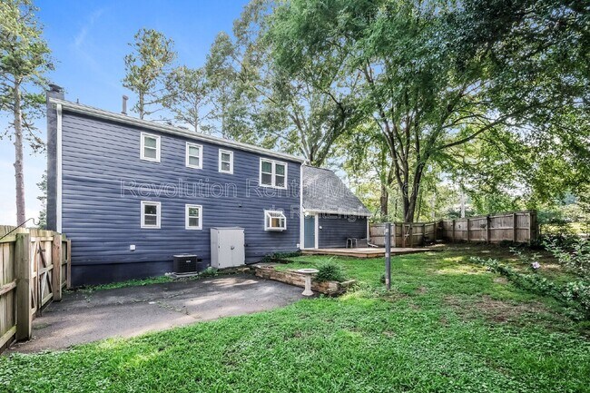 Building Photo - 3288 Regalwoods Dr