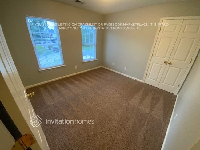 Building Photo - 211 Everett Park Dr