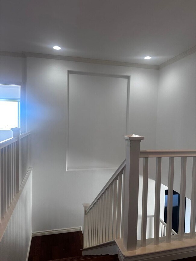 Building Photo - DHA1