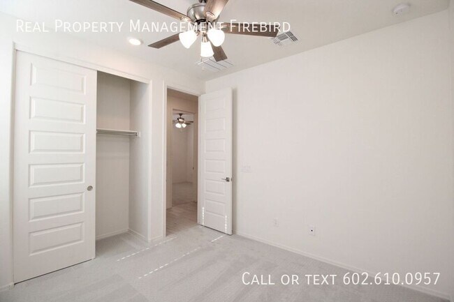 Building Photo - 3037 W la Mirada Dr