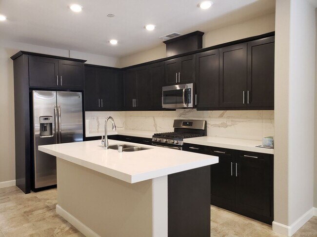 Building Photo - Stunning New Home for Rent in Vista