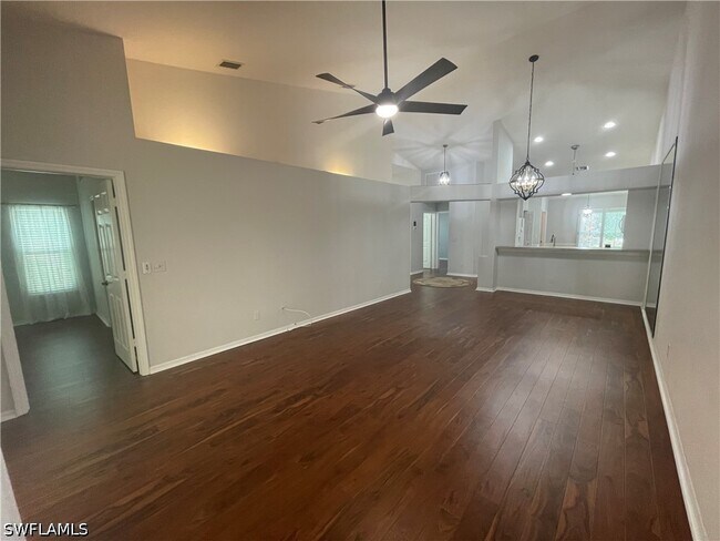 Building Photo - 5708 Greenwood Cir