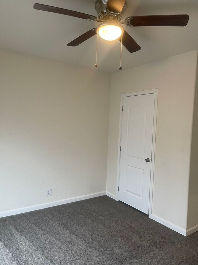 Building Photo - 3bed 2bath + bonus room, natural landscaping, Split Floor Plan Lower Magalia Paradise Pines