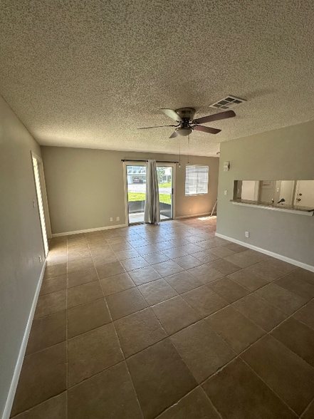 Building Photo - 5848 Queen Elizabeth Way
