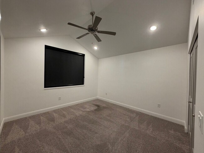 Building Photo - 237 E 960 N