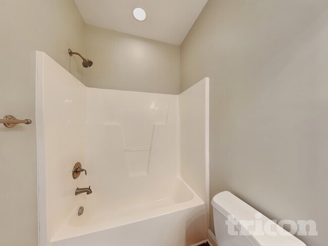 Building Photo - 448 Big Willow Way