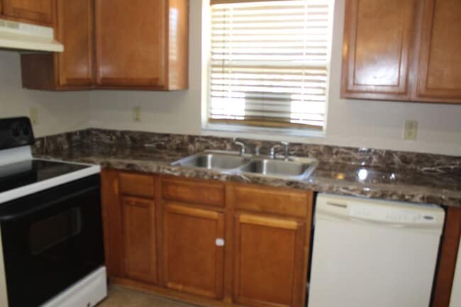 Building Photo - 610 Cassin Ave