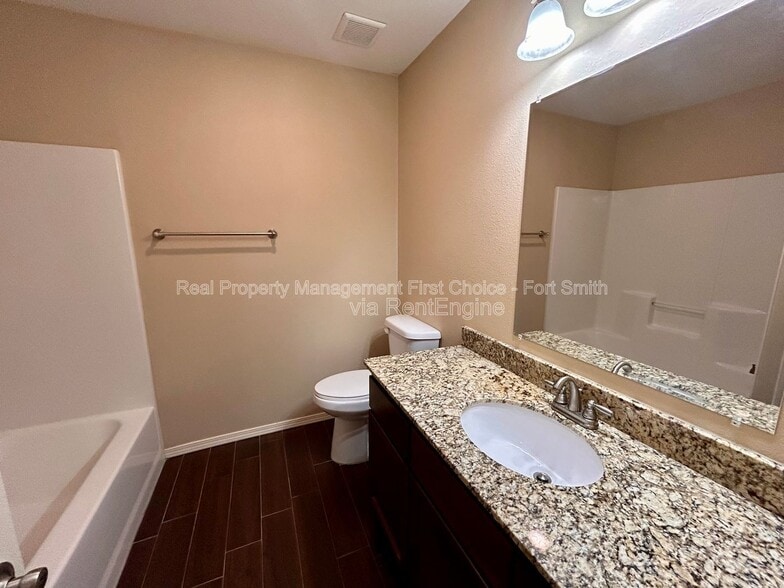 Building Photo - 420 Ridge Point Dr