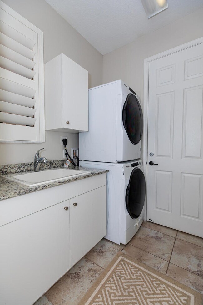 Building Photo - 3636 NW 83rd Way