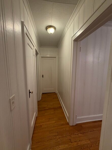 Building Photo - 860 Migeon Ave