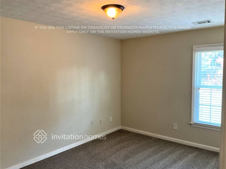 Building Photo - 4085 Spinnaker Dr