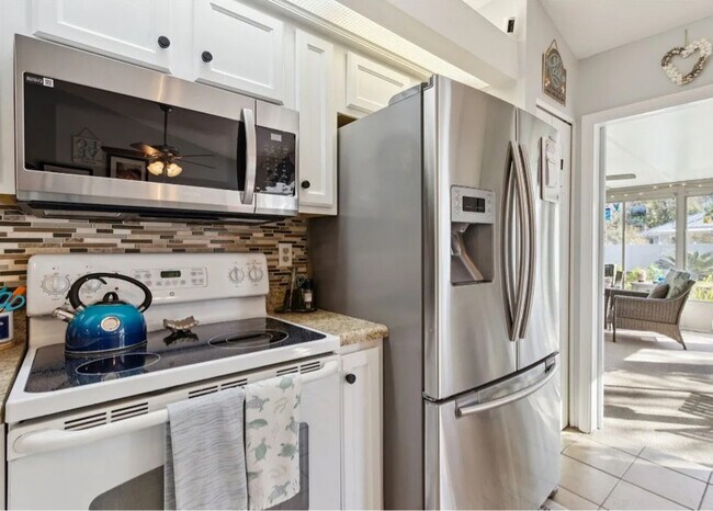 Building Photo - 96038 Maple Ct