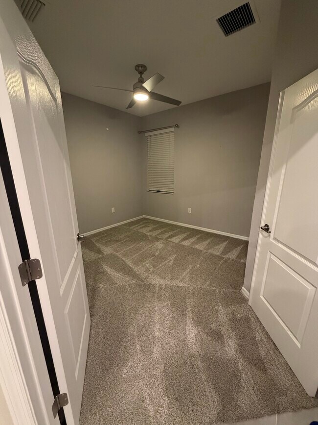 Building Photo - 11815 Bluebird Pl