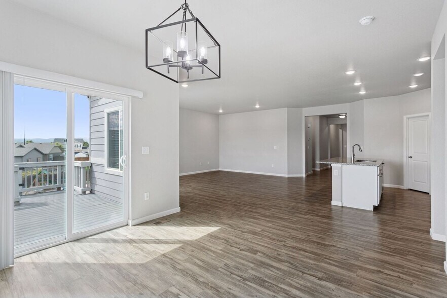 Building Photo - 2346 Horse Shoe Cir