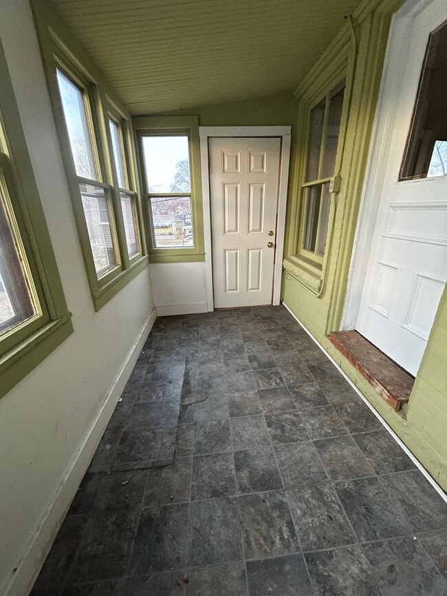 Building Photo - Market Street