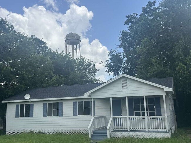 Building Photo - 13626 Collins St