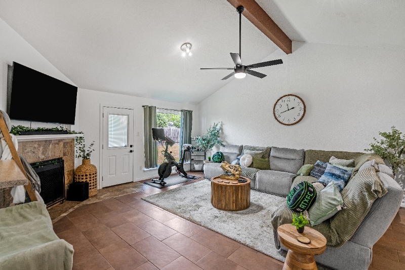 Building Photo - 804 Sylvia Ln