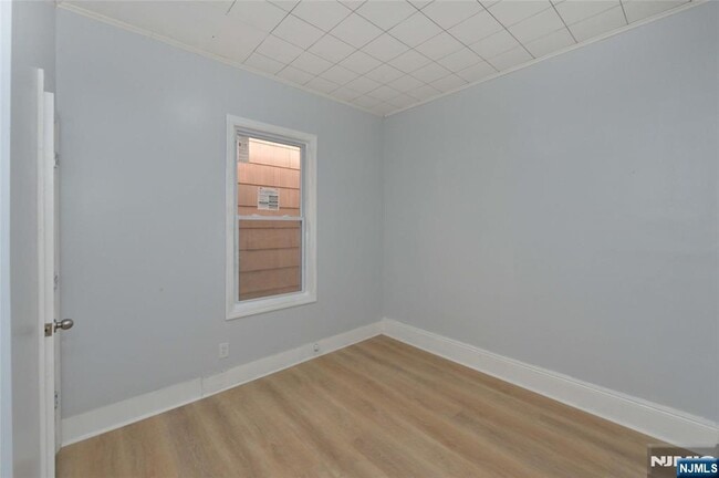 Building Photo - 124 Tuers Ave