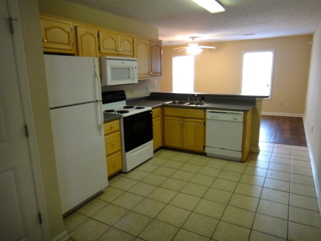 Building Photo - Longview Court Available in August!