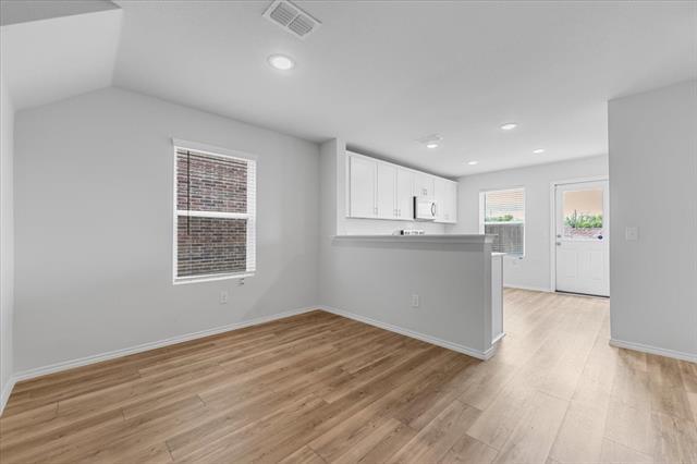 Building Photo - 445 Grenada Lk Dr