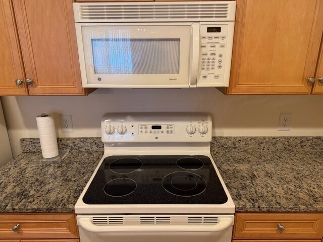 Building Photo - 1214 Emerald Ct