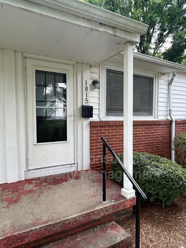 Building Photo - 1815 Mimosa Dr